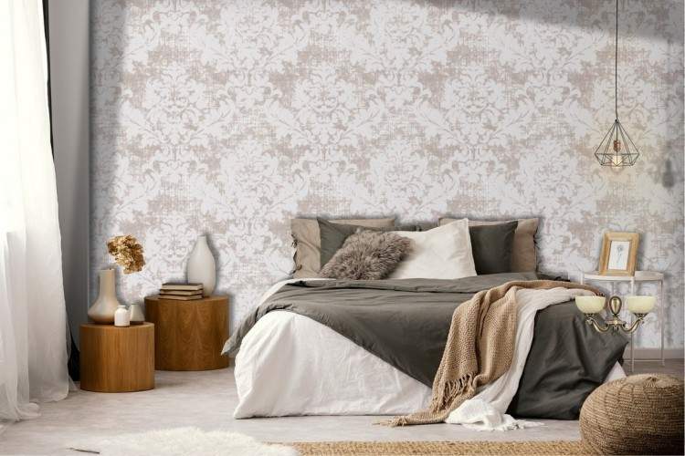 Vintage damask wallpaper pattern in antique white.