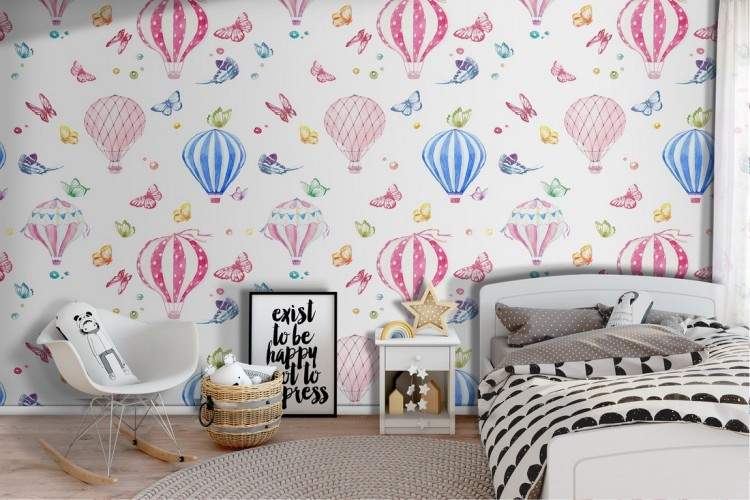 Blue and pink hot air balloons wallpaper pattern for children.